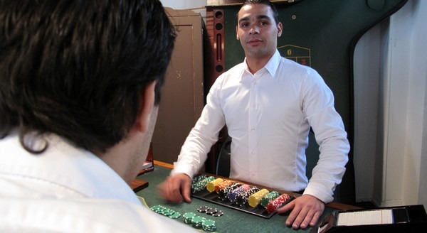 Fiche Metier Croupier Embauche Garantie Pour Les Futurs Croupiers Metiers Le Parisien Etudiant