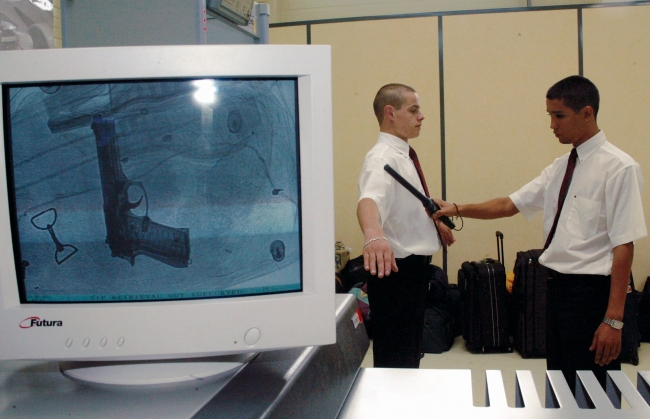 Fiche Métier : comment devenir Agent de sûreté aéroportuaire